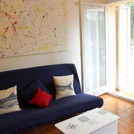 Luxury 4 Bed Apartment On Coastal Footpath At Cap Ras Llanca Exterior photo