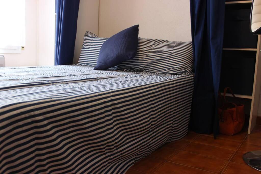 Luxury 4 Bed Apartment On Coastal Footpath At Cap Ras Llanca Exterior photo