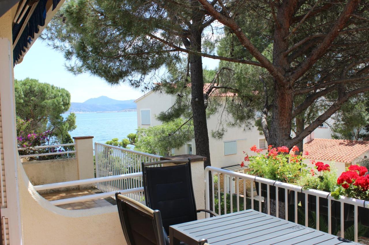 Luxury 4 Bed Apartment On Coastal Footpath At Cap Ras Llanca Exterior photo